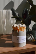 Load image into Gallery viewer, Scallop Match Pot with Match striker