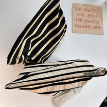 Load image into Gallery viewer, Striped Color Block Portable Simple Make Up Bag MK2BLW6W10BOB720