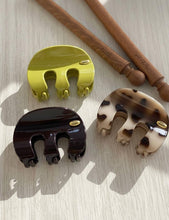 Load image into Gallery viewer, Simple Solid Color Small Hair Claw MK2PPM6W6HCP554