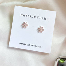 Load image into Gallery viewer, Snowflake Stud