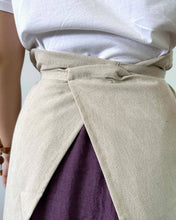 Load image into Gallery viewer, Linen Half Apron with Pockets