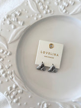 Load image into Gallery viewer, 18k plated Triangle Vintage Earring