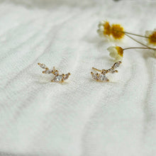 Load image into Gallery viewer, Leaf Climber Studs
