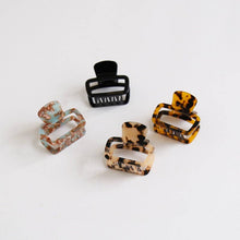 Load image into Gallery viewer, Minimalist Acetate Square Medium Hair Clip MK2PPM6W6HCP666