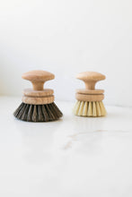 Load image into Gallery viewer, Vintage Wooden Dishwashing Brush