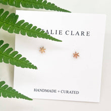 Load image into Gallery viewer, Snowflake Studs