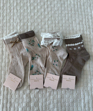 Load image into Gallery viewer, KIDS ADORABLE GIFTABLE SOCKS (KESHA)