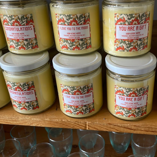 Greeting Candle: Coconut Wax with Essential Oils